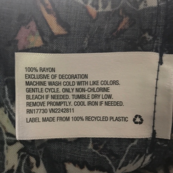 ❌SOLD❌Floral Romper - Picture 7 of 7